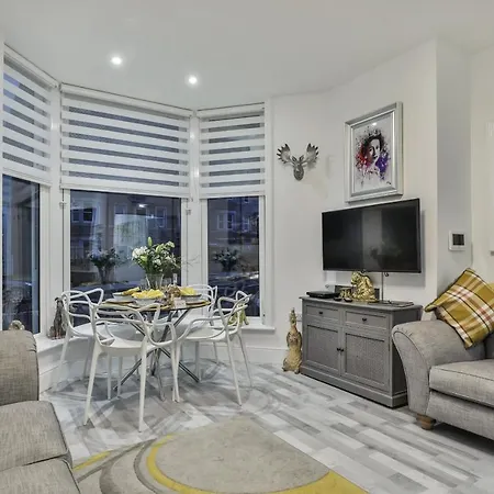 Luxury 2 X Double Bed Central Location سكرابورو