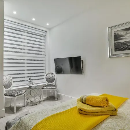 Апартаменты Luxury 2 X Double Bed Central Location